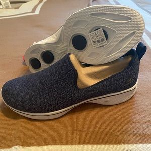 Sketchers slip on GOGA Max